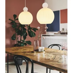 BLESS Verspielte Hängeleuchte mit farbigem Lampenglas