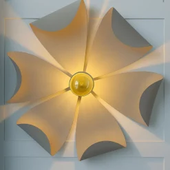 BRITTA Wandleuchte in Blumenform