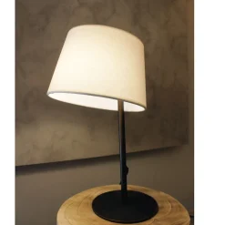 EXCENTRICA Moderne Tischleuchte mit Textilschirm