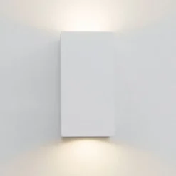 HUG SQ TWO Wandspot aus keramischen Material
