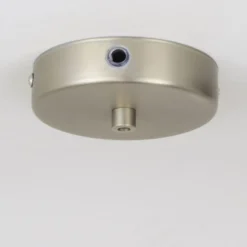 Kleine skandinavische Pendelleuchte mit Metallschirm