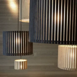 LUZ OCULTA WOOD Besondere Hängeleuchte mit Holzverblendung