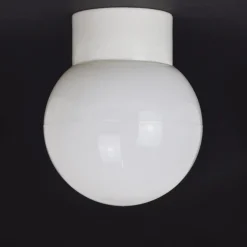 MOD Robuste Feuchtraum- oder Aussenlampe mit Milchglas