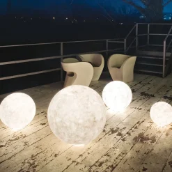 MOON Gartenleuchte aus weißem Kunstharz