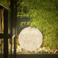 MOON Gartenleuchte aus weißem Kunstharz