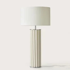 ONICA Moderne Bodenstehleuchte für das Wohnzimmer