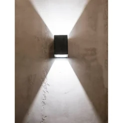 ORTHO MINI Kleine LED Beton-Wandleuchte