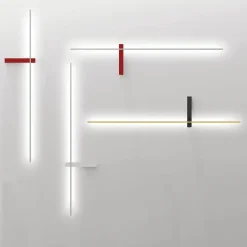 OUTLINE Lange Design-Wandlampe