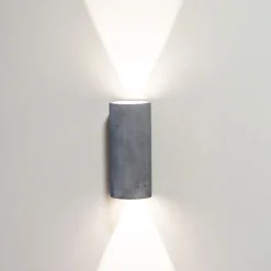 PILAN Wandleuchte aus Beton