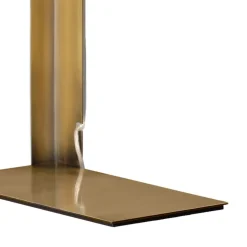 PLIÉ Architektonische Stehleuchte in den Oberflächen Messing oder Zinn