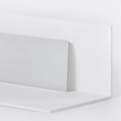 PLIÉ LED Tischleuchte aus gefaltenem Aluminiumblech in Weiß oder Schwarz