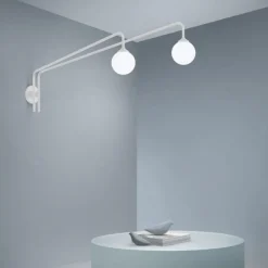 SAN BABILA Wandlampe mit zwei langen Auslegern