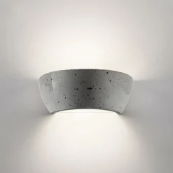 SOFFA Halbrunde Wandleuchte aus Leichtbeton