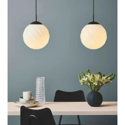 SWING Nostalgische Pendelleuchte mit Opalglas