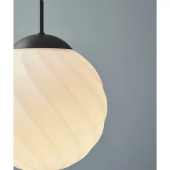 SWING Nostalgische Pendelleuchte mit Opalglas
