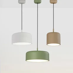 TARRO Flache Pendelleuchte mit lackiertem Metallschirm