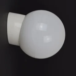 TED Robuste Feuchtraum- oder Aussenlampe mit Milchglas