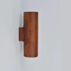 UMA C Zylindrische Wandleuchte in Rost